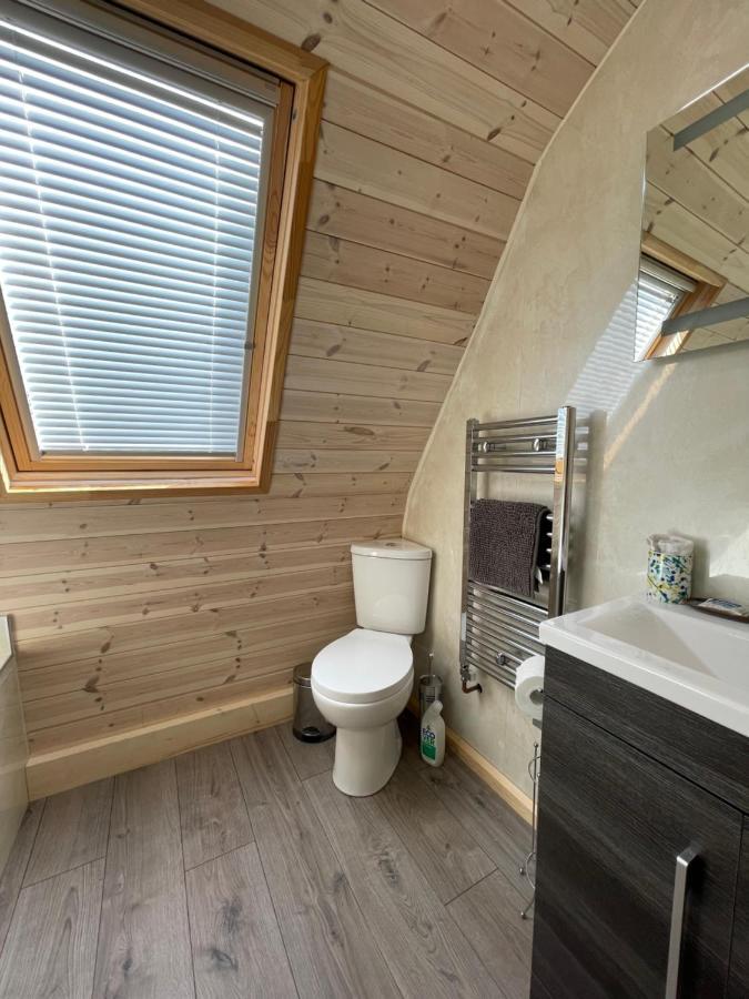 Rabbit Glamping Pod School House Farm 호텔 Leighton  외부 사진