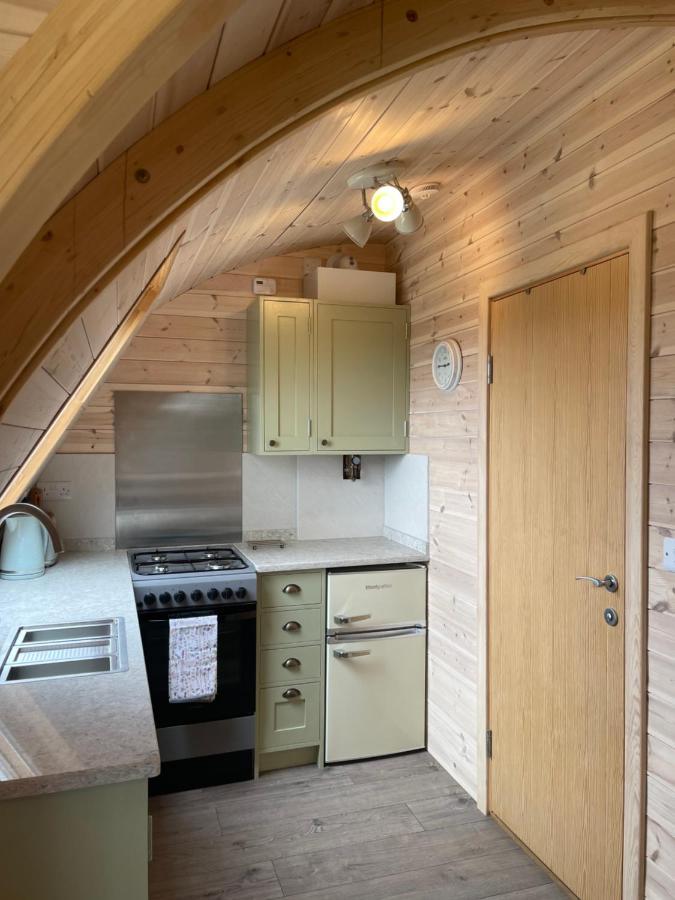 Rabbit Glamping Pod School House Farm 호텔 Leighton  외부 사진