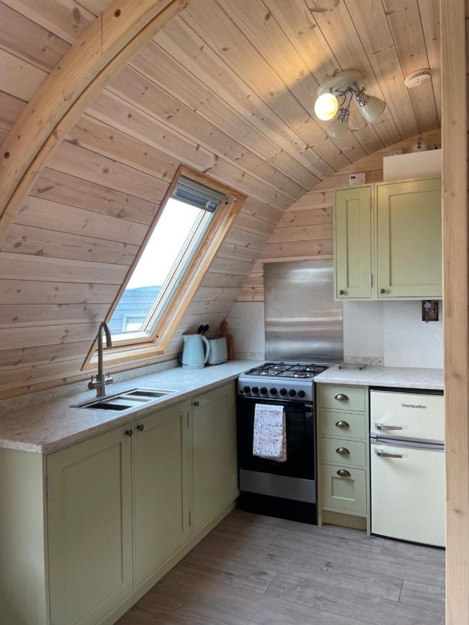 Rabbit Glamping Pod School House Farm 호텔 Leighton  외부 사진