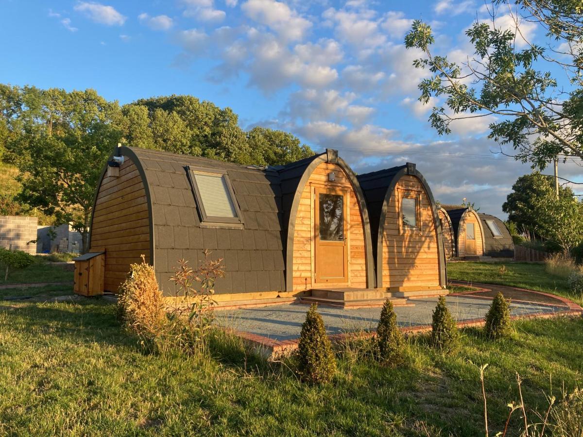 Rabbit Glamping Pod School House Farm 호텔 Leighton  외부 사진