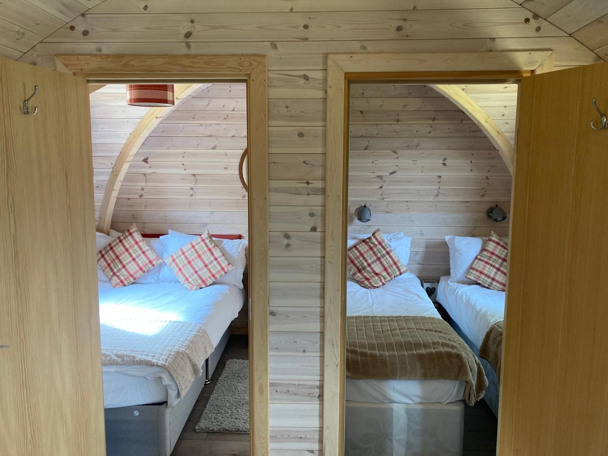 Rabbit Glamping Pod School House Farm 호텔 Leighton  외부 사진